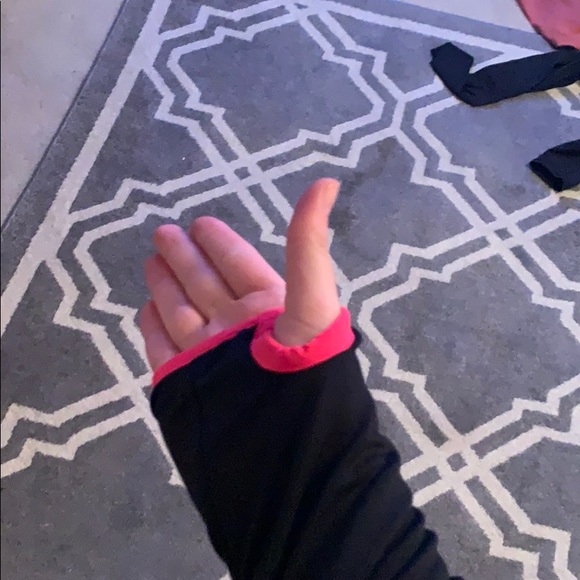 PINK Pullover - Picture 2 of 3